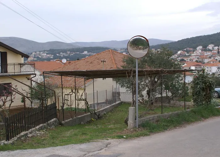 Apartment By The Sea Okrug Gornji, Ciovo - 459