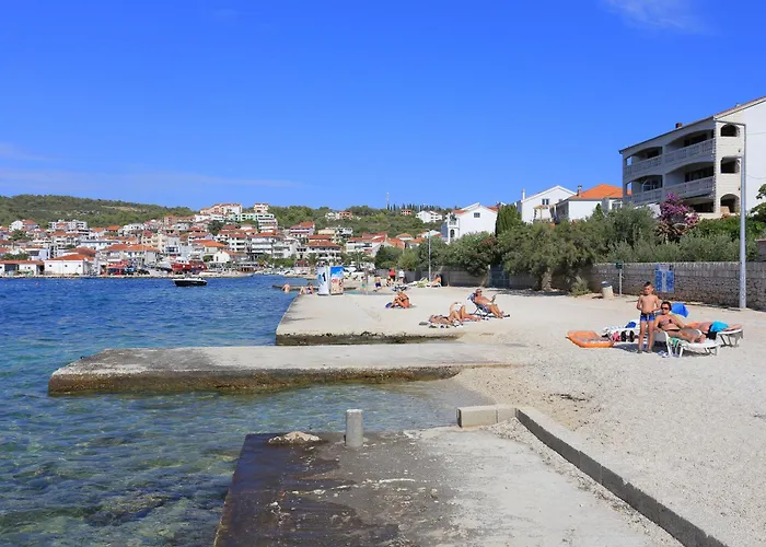 By The Sea Okrug Gornji, Ciovo - 459 アパート トロギール